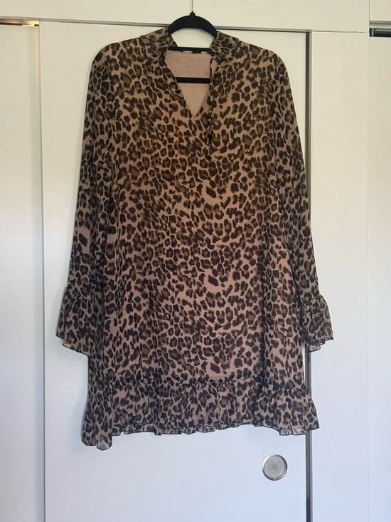 Boohoo Dresses & Skirts - Boohoo Leopard Print Blouse - Tan and Black